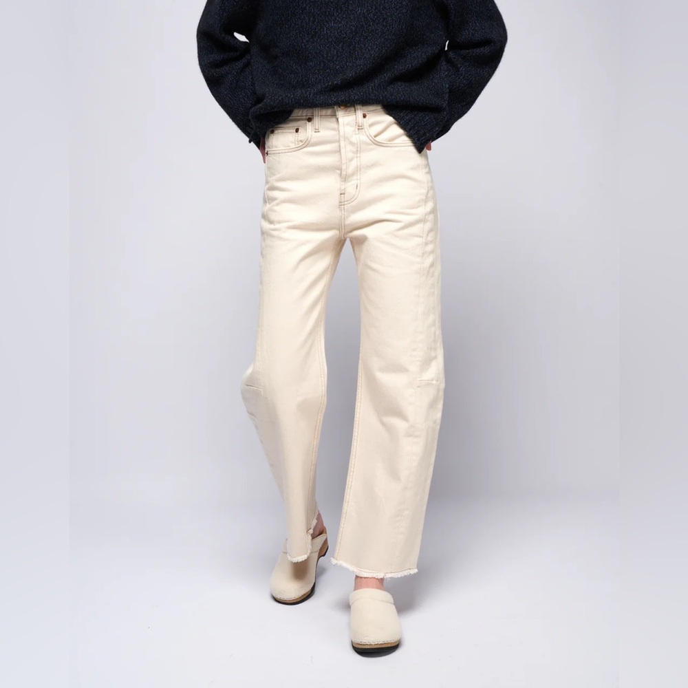 B Sides Slim Lasso, Clair Wash